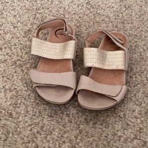 Abeo Women’s Sandals (Size 8)